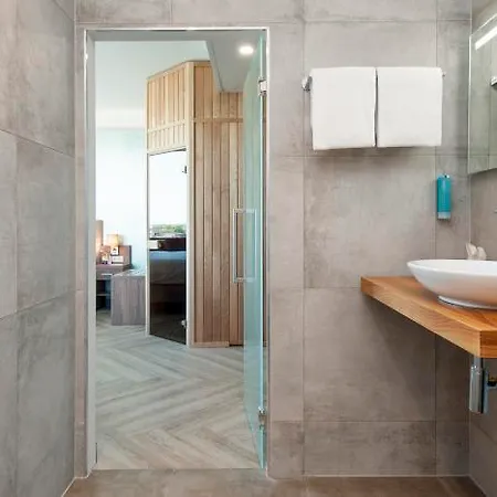 Haarhuis, World Crafted Collection