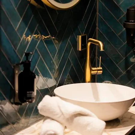 Haarhuis, World Crafted Collection