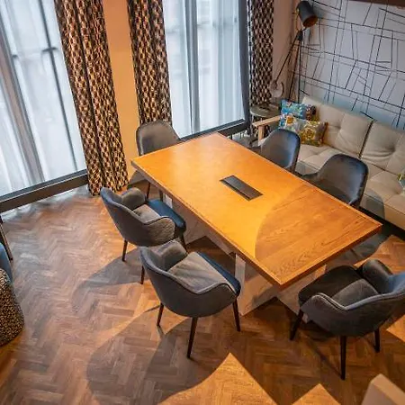 Haarhuis, World Crafted Collection